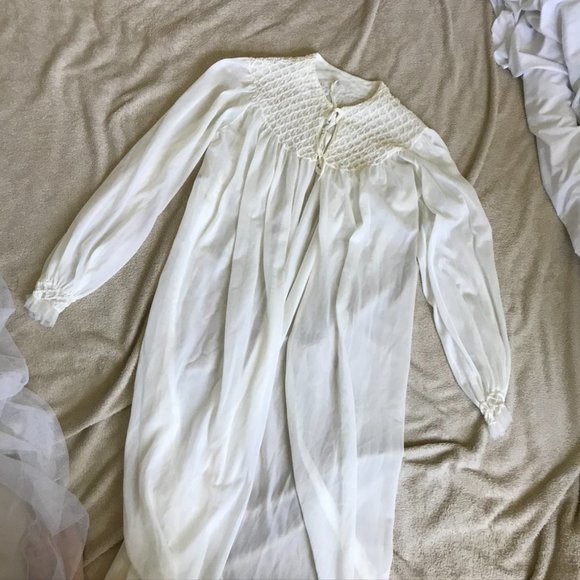 Vintage sheer long sleeved robe - Picture 3 of 6